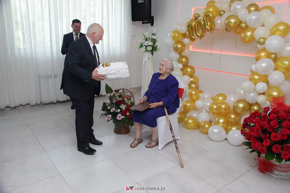 Piękny jubileusz! Pani Janina Oleksiak z Kunina skołyczła 100 lat! [29.07.2023] - zdjęcie #19 - eOstroleka.pl