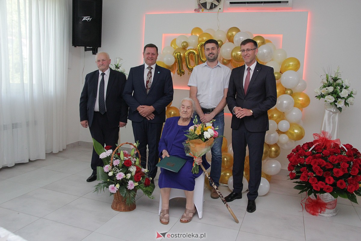 Piękny jubileusz! Pani Janina Oleksiak z Kunina skołyczła 100 lat! [29.07.2023] - zdjęcie #15 - eOstroleka.pl