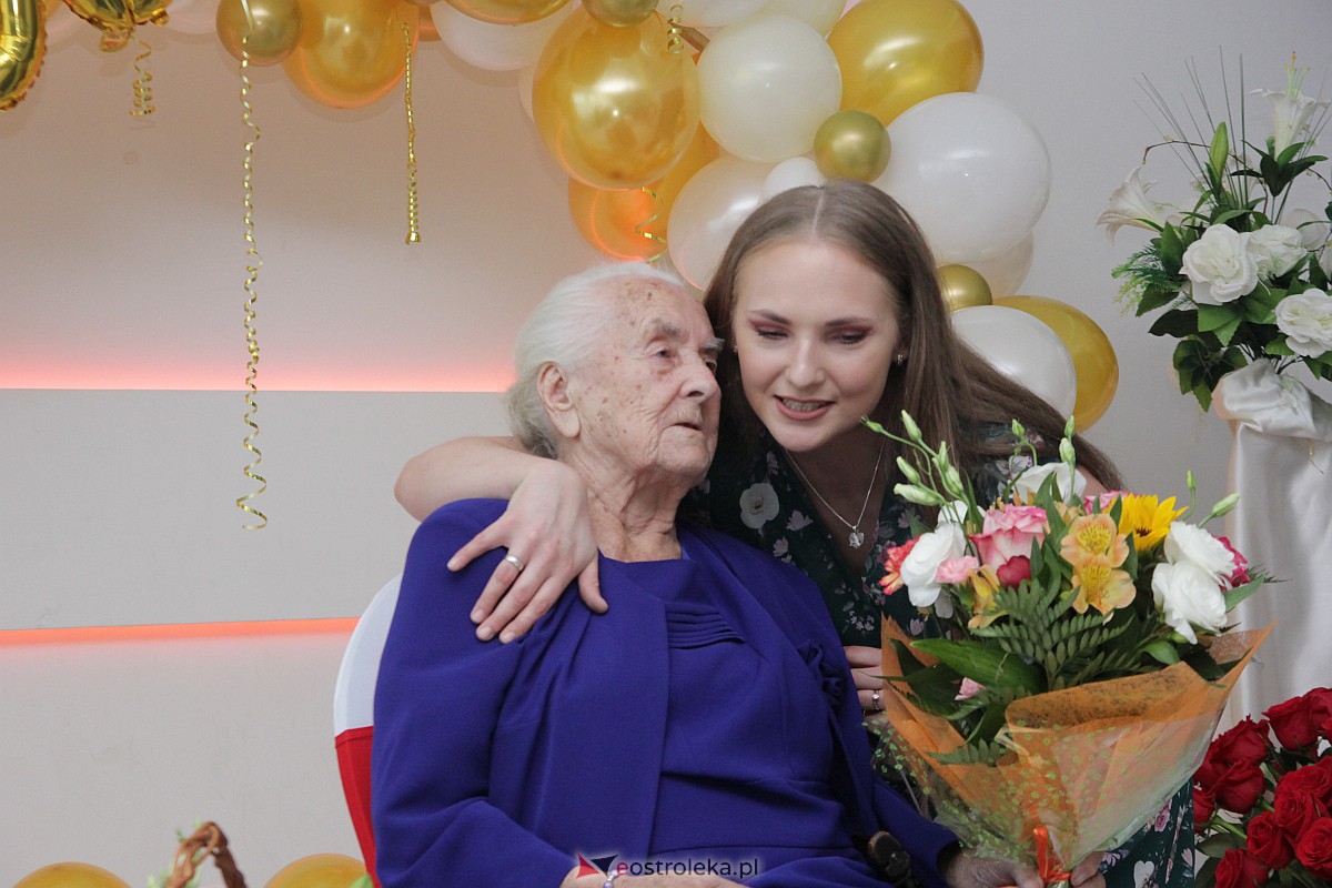 Piękny jubileusz! Pani Janina Oleksiak z Kunina skołyczła 100 lat! [29.07.2023] - zdjęcie #11 - eOstroleka.pl
