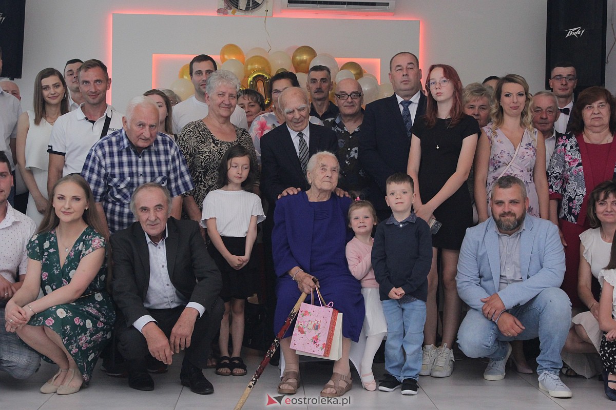 Piękny jubileusz! Pani Janina Oleksiak z Kunina skołyczła 100 lat! [29.07.2023] - zdjęcie #3 - eOstroleka.pl