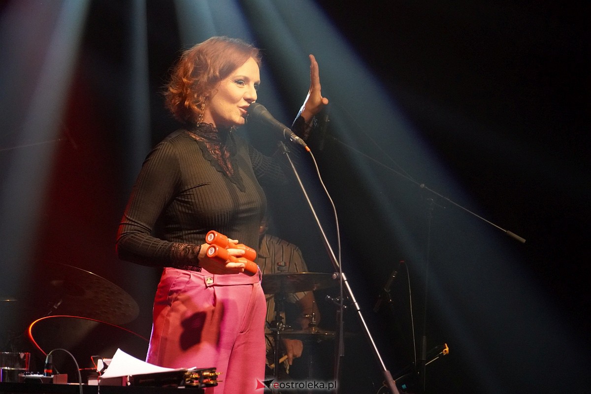 Ewelina Flinta w Multimedialnym Centrum Natura [29.07.2023] - zdjęcie #4 - eOstroleka.pl
