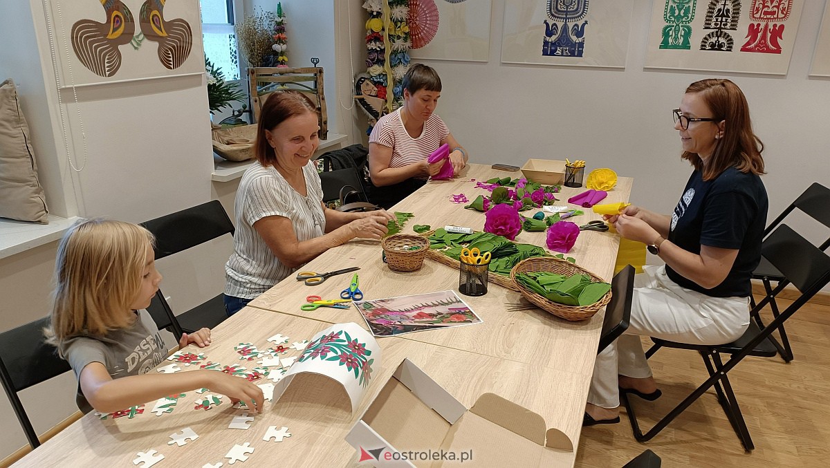 Warsztaty Etnodizajn po kurpiowsku - Malwa u płota - zdjęcie #16 - eOstroleka.pl