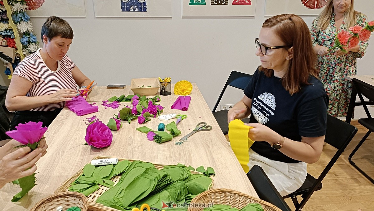 Warsztaty Etnodizajn po kurpiowsku - Malwa u płota - zdjęcie #13 - eOstroleka.pl