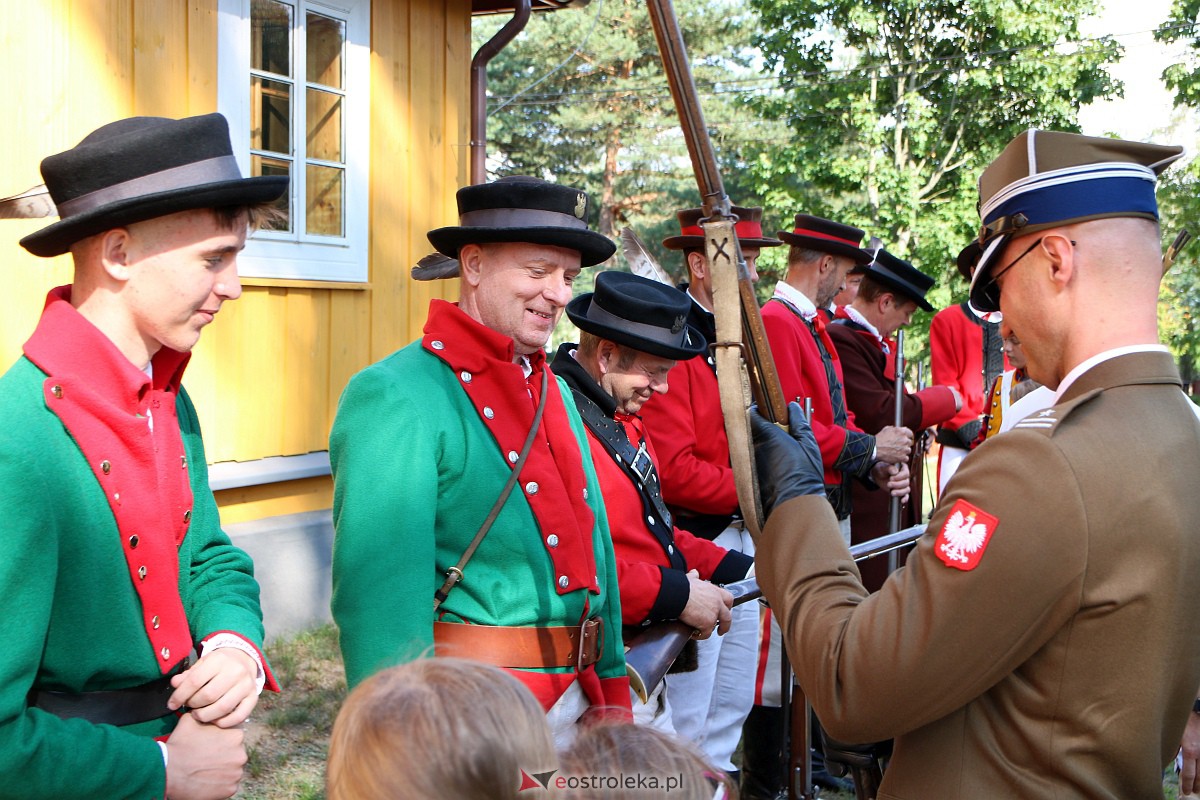 Jubileusz Tuzina Lat Stowarzyszenia Strzelców Kurpiowskich [30.07.2023] - zdjęcie #15 - eOstroleka.pl