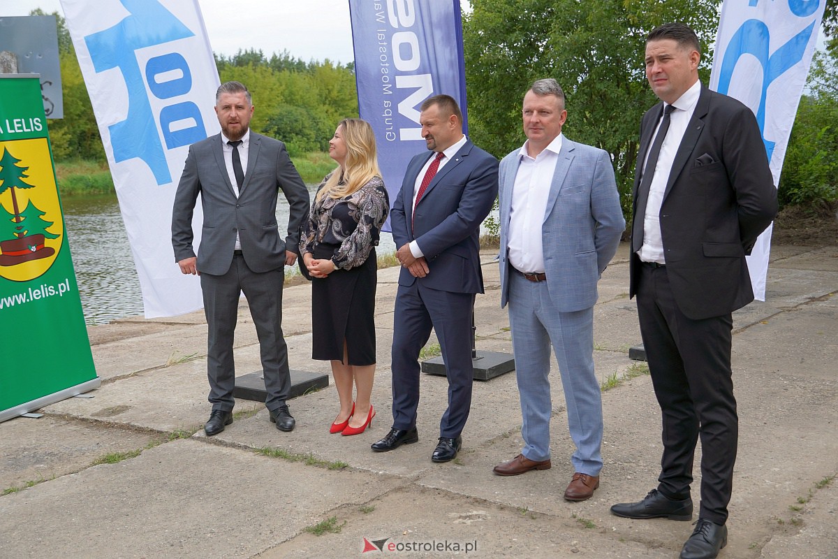 Podpisanie umowy na budowę mostu w Teodorowie [01.08.2023] - zdjęcie #30 - eOstroleka.pl