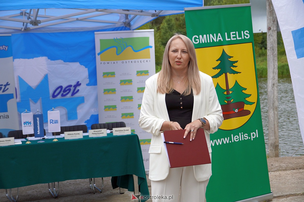 Podpisanie umowy na budowę mostu w Teodorowie [01.08.2023] - zdjęcie #27 - eOstroleka.pl