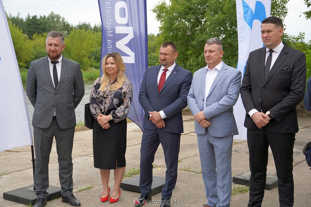 Podpisanie umowy na budowę mostu w Teodorowie [01.08.2023] - zdjęcie #26 - eOstroleka.pl
