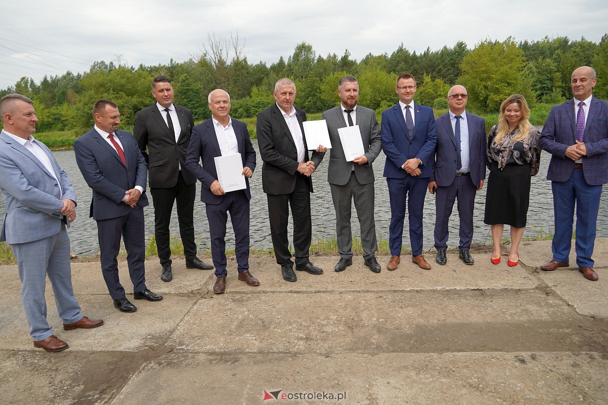 Podpisanie umowy na budowę mostu w Teodorowie [01.08.2023] - zdjęcie #13 - eOstroleka.pl