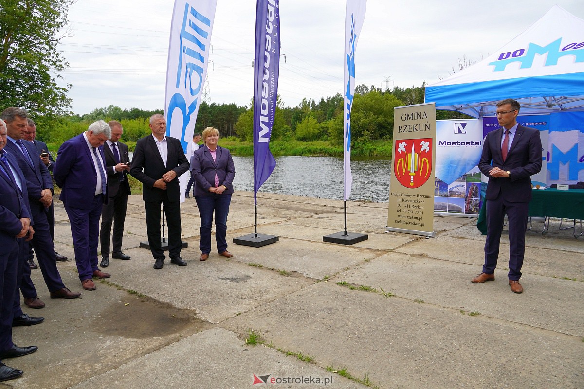 Podpisanie umowy na budowę mostu w Teodorowie [01.08.2023] - zdjęcie #5 - eOstroleka.pl