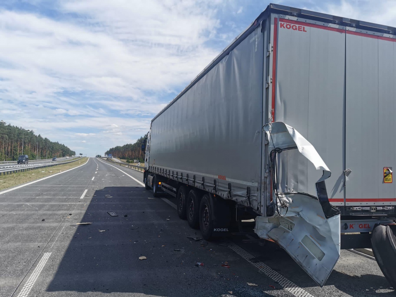 Wypadek drogowy na S8 - zdjęcie #3 - eOstroleka.pl