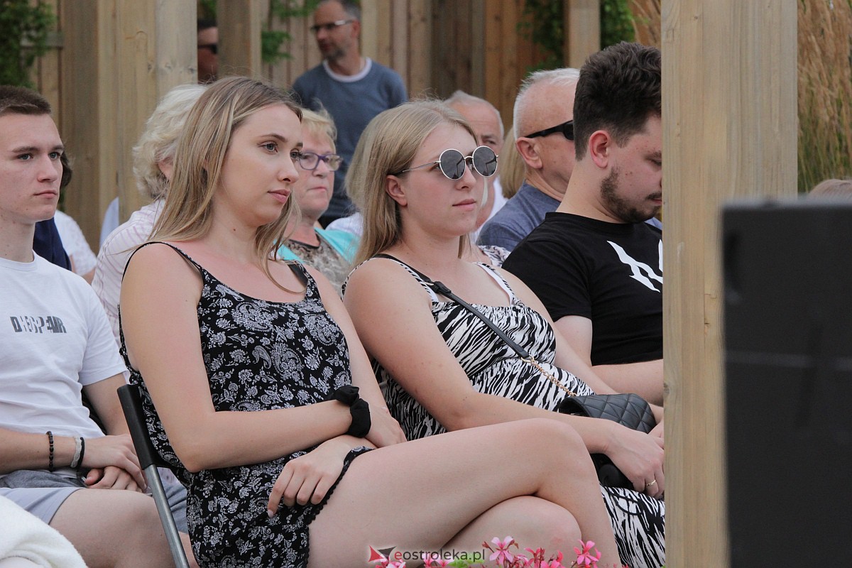 Muzyczne Lato w Tężni. Madma akustycznie [06.08.2023] - zdjęcie #20 - eOstroleka.pl