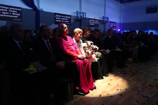 20-lecie SP 10 - zdjęcie #1 - eOstroleka.pl