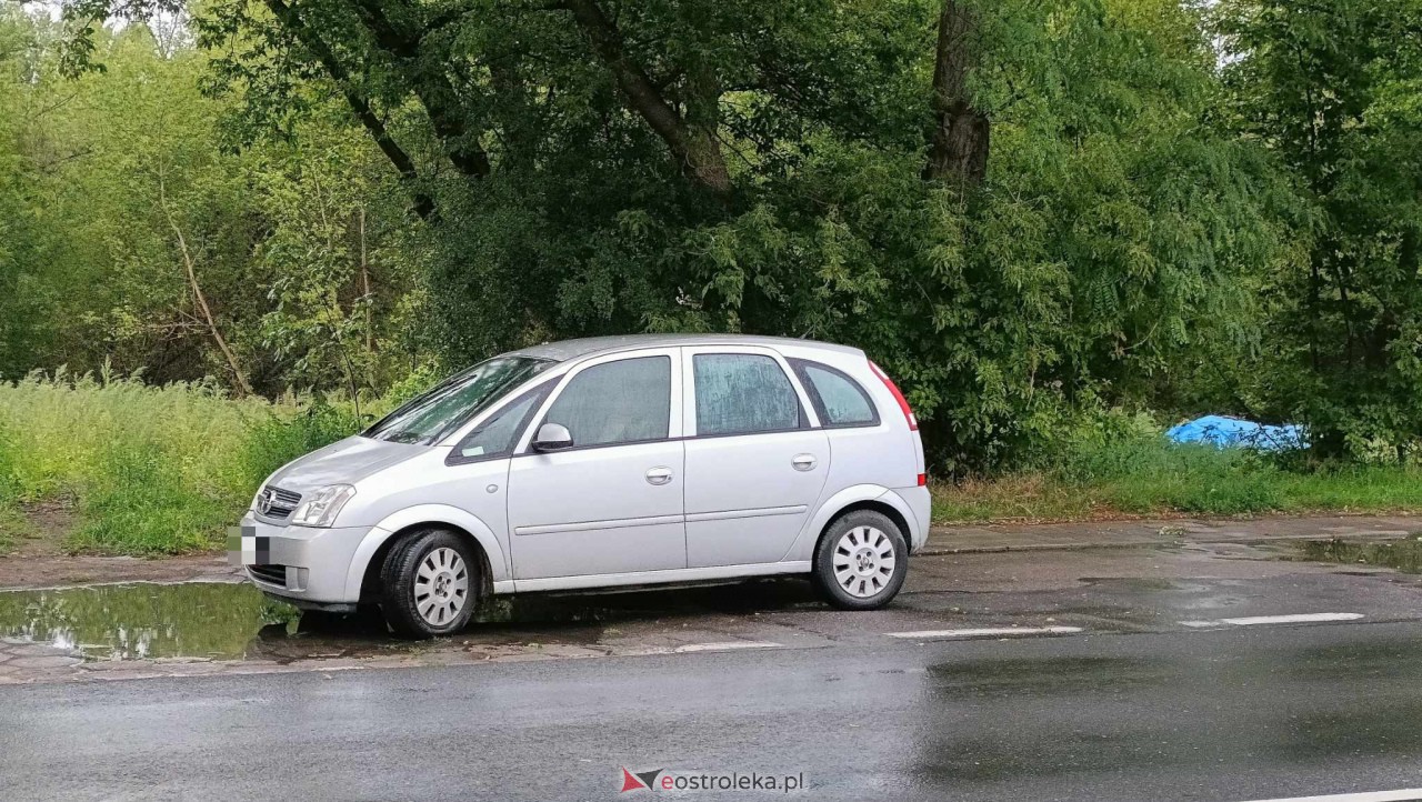 Kolizja przy Alei Wojska Polskiego [09.08.2023] - zdjęcie #3 - eOstroleka.pl