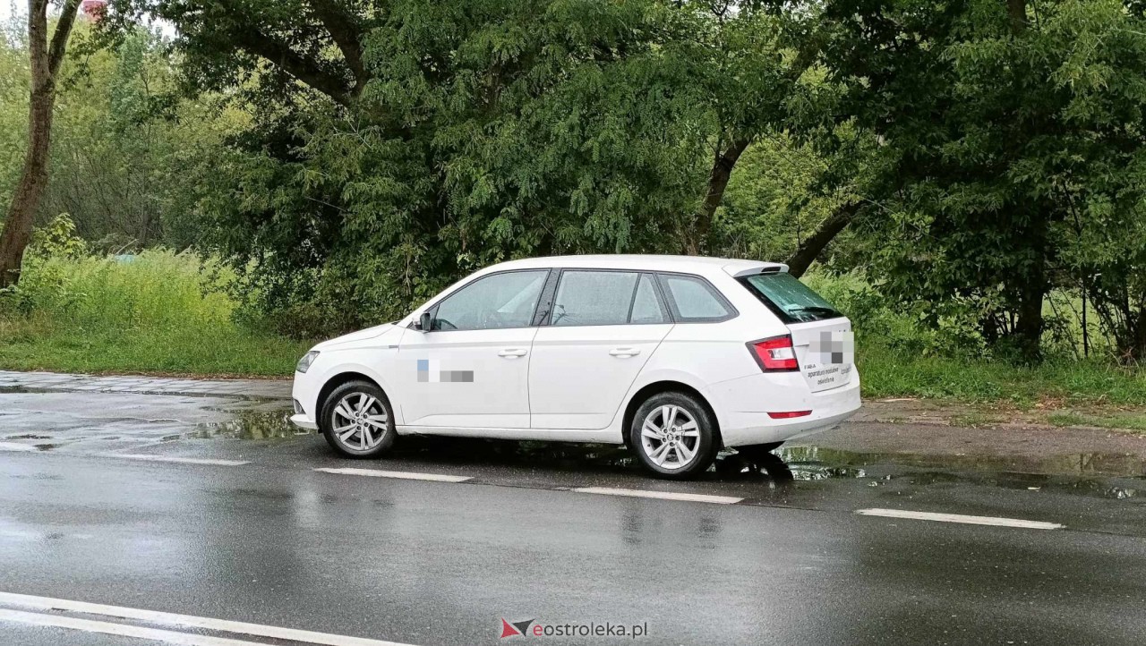 Kolizja przy Alei Wojska Polskiego [09.08.2023] - zdjęcie #2 - eOstroleka.pl