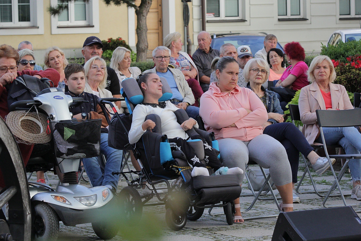 ART Czwartek na Placu Bema - Cozy Moss Wołanie [10.08.2023] - zdjęcie #14 - eOstroleka.pl