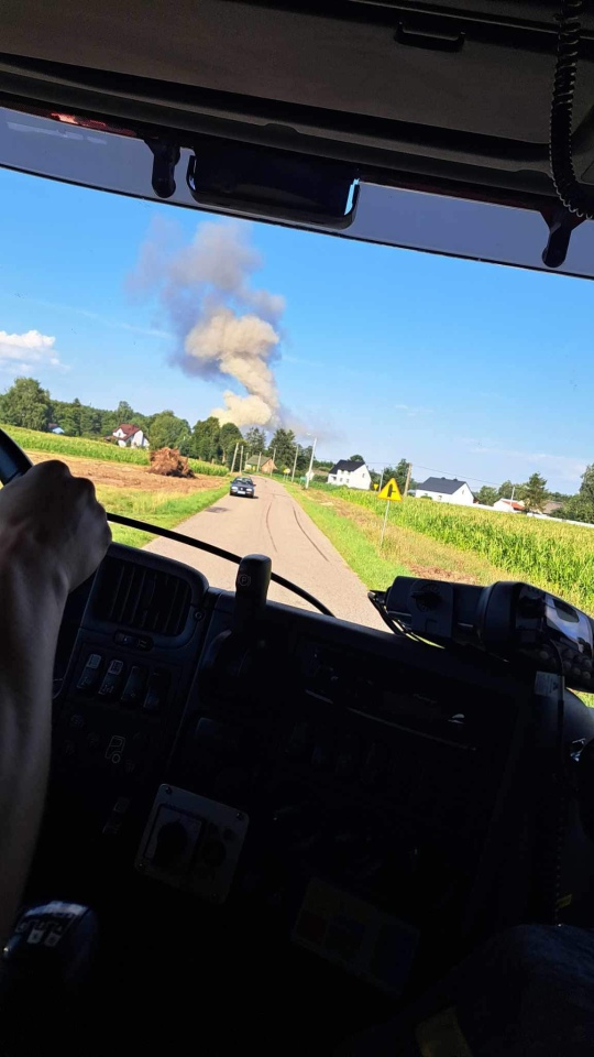 Pożar w Czarni [11.08.2023] - zdjęcie #1 - eOstroleka.pl