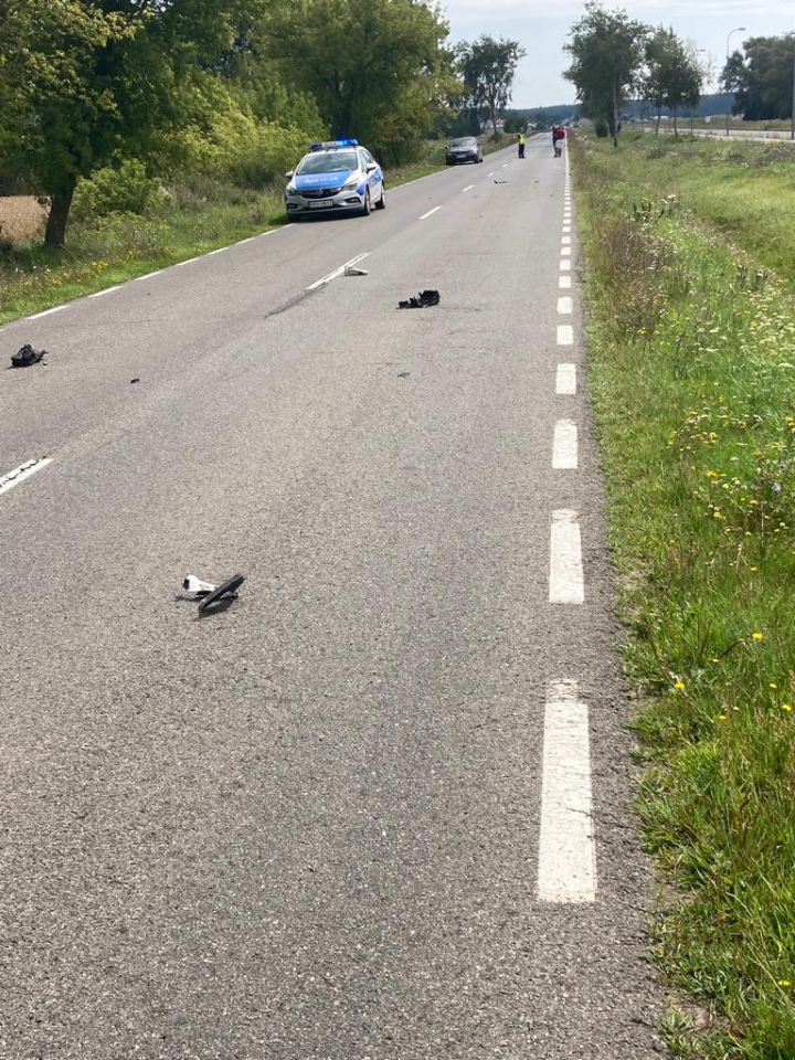 Śmiertelny wypadek w Karwaczu [13.08.2023] - zdjęcie #1 - eOstroleka.pl