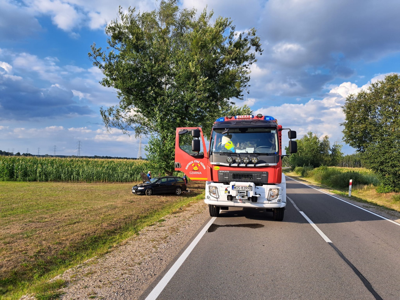 Wypadek w Surowem. Za szybko na zakręcie [13.08.2023] - zdjęcie #2 - eOstroleka.pl