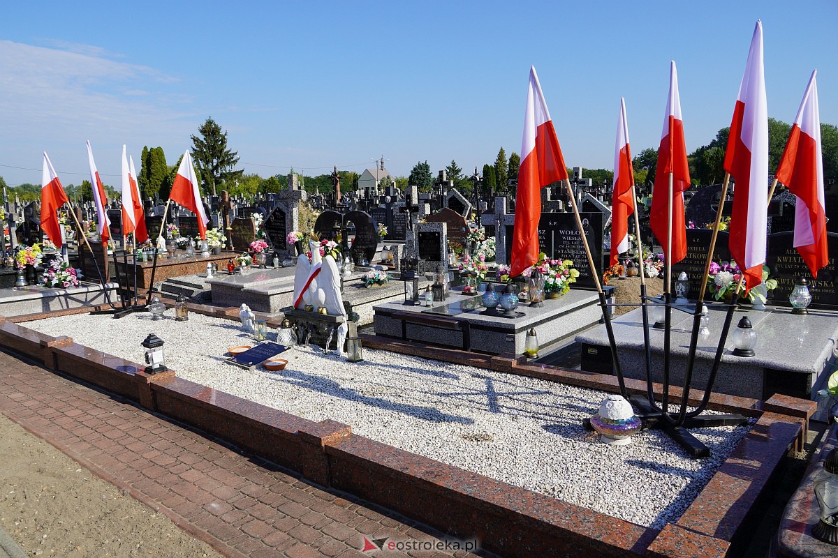 Święto Wojska Polskiego. Uroczystości na cmentarzu w Ostrołęce [18.08.2023] - zdjęcie #1 - eOstroleka.pl