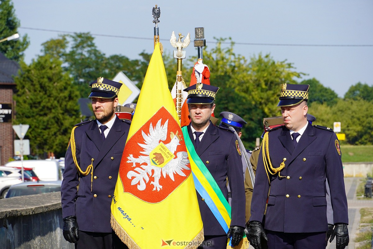Święto Wojska Polskiego. Uroczystości na cmentarzu w Ostrołęce [18.08.2023] - zdjęcie #68 - eOstroleka.pl