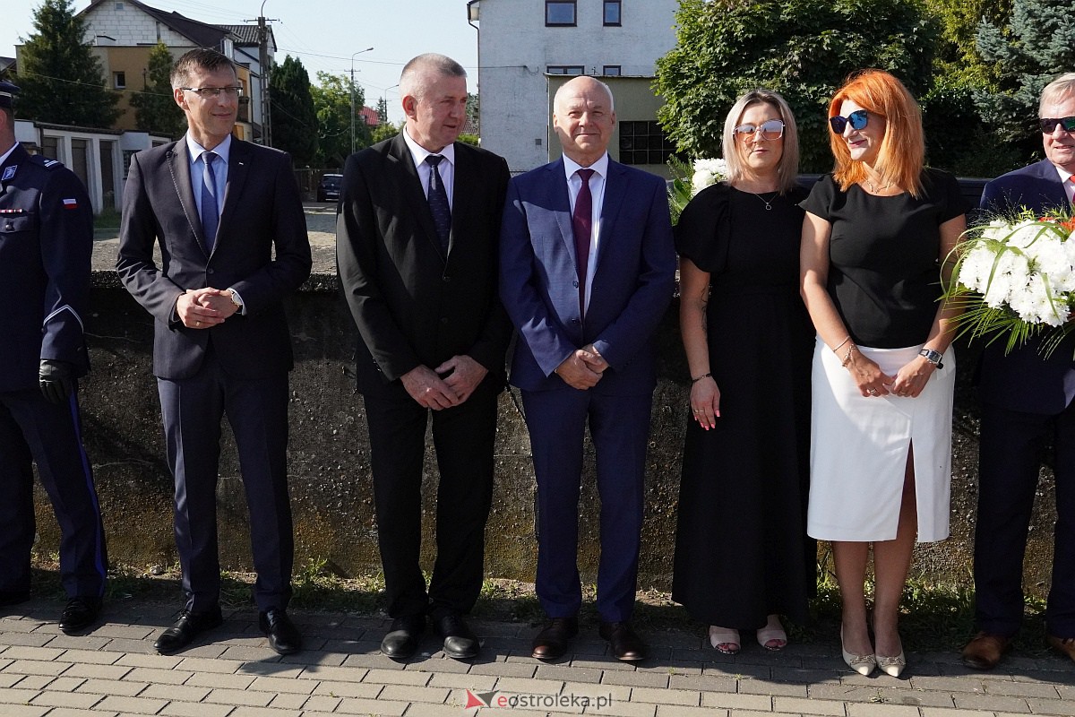 Święto Wojska Polskiego. Uroczystości na cmentarzu w Ostrołęce [18.08.2023] - zdjęcie #64 - eOstroleka.pl