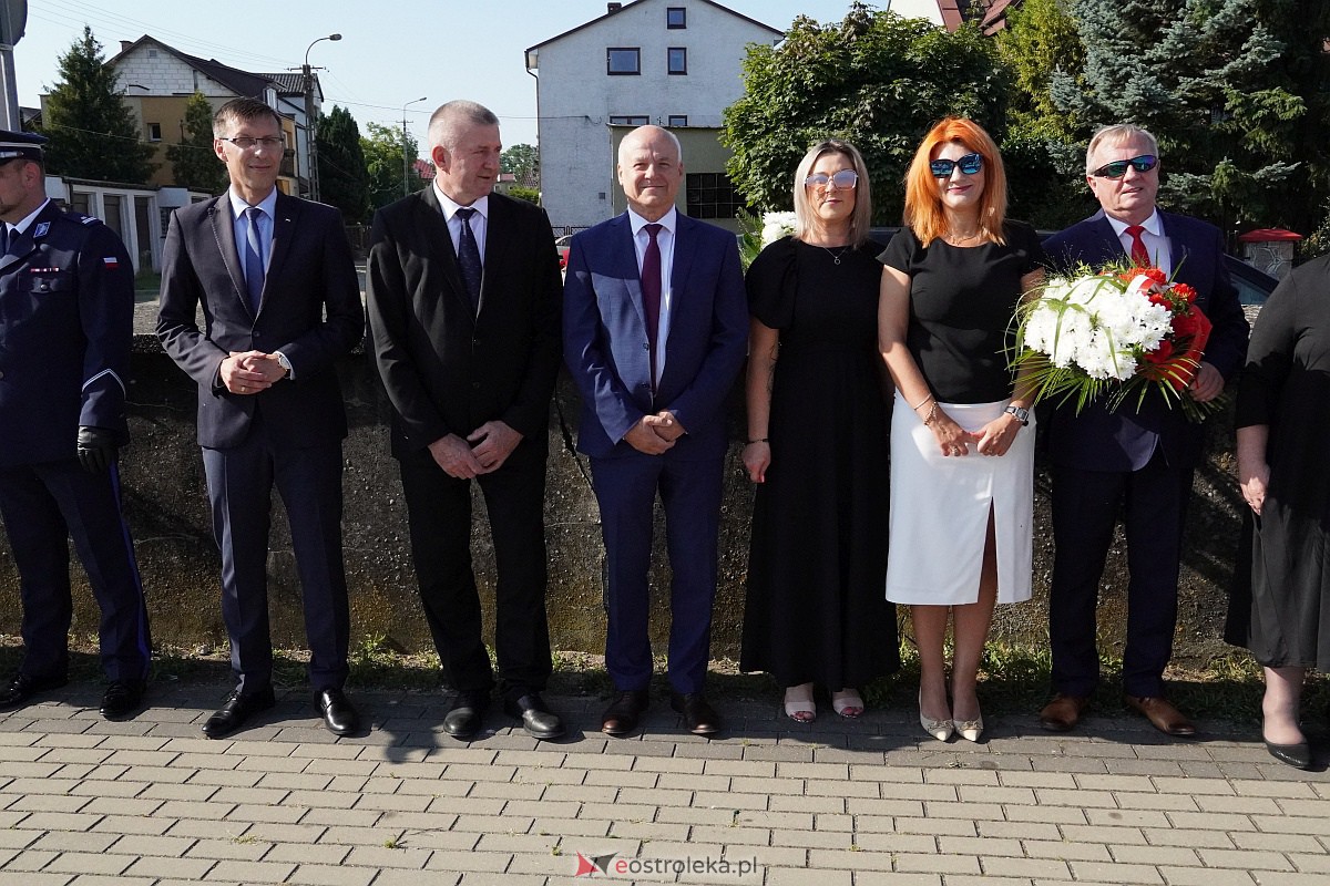 Święto Wojska Polskiego. Uroczystości na cmentarzu w Ostrołęce [18.08.2023] - zdjęcie #63 - eOstroleka.pl