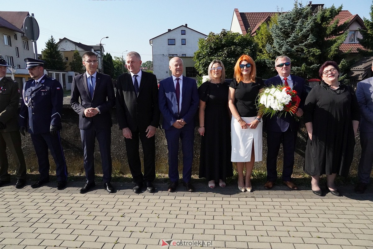 Święto Wojska Polskiego. Uroczystości na cmentarzu w Ostrołęce [18.08.2023] - zdjęcie #62 - eOstroleka.pl