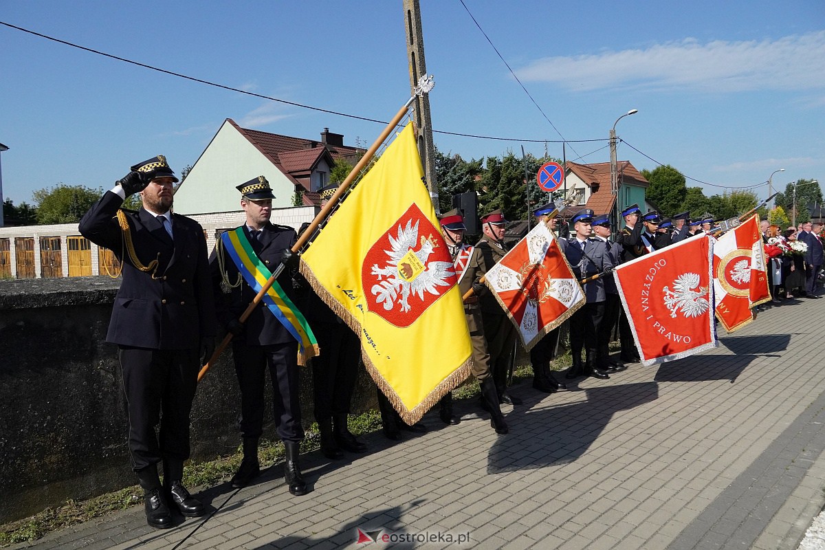 Święto Wojska Polskiego. Uroczystości na cmentarzu w Ostrołęce [18.08.2023] - zdjęcie #48 - eOstroleka.pl