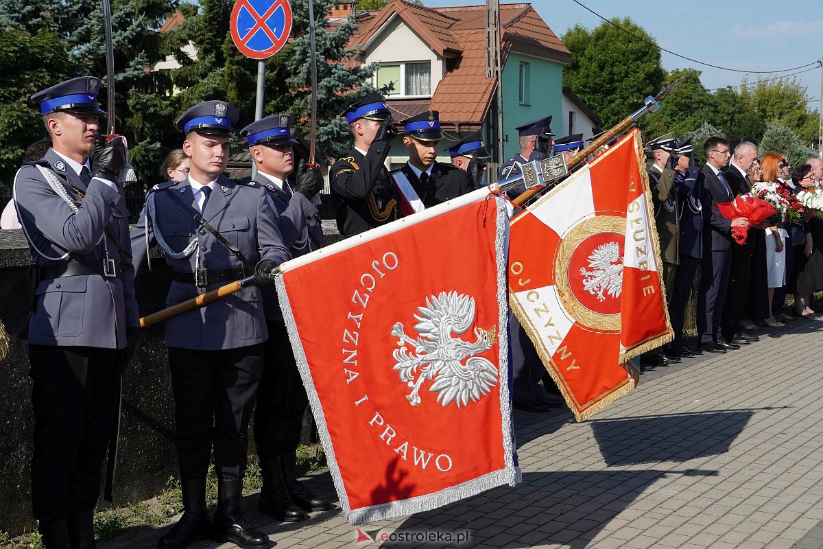 Święto Wojska Polskiego. Uroczystości na cmentarzu w Ostrołęce [18.08.2023] - zdjęcie #46 - eOstroleka.pl