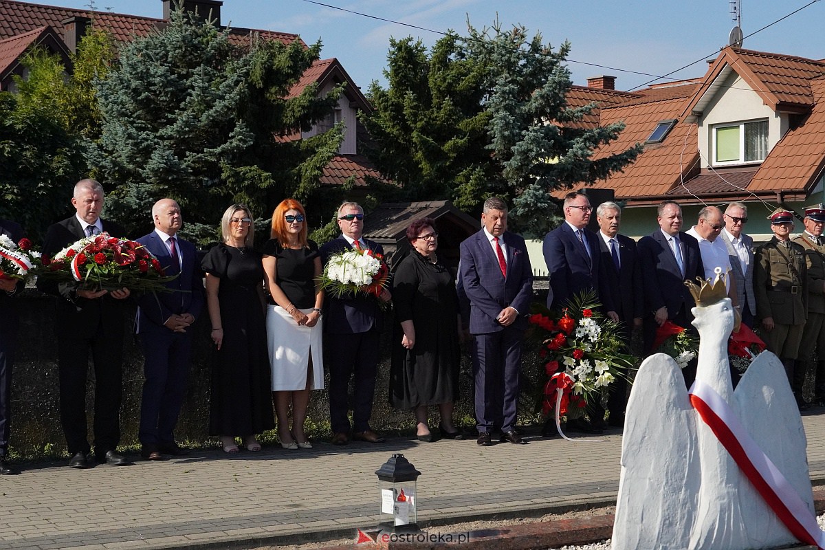 Święto Wojska Polskiego. Uroczystości na cmentarzu w Ostrołęce [18.08.2023] - zdjęcie #40 - eOstroleka.pl