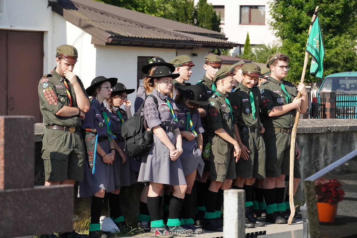 Święto Wojska Polskiego. Uroczystości na cmentarzu w Ostrołęce [18.08.2023] - zdjęcie #39 - eOstroleka.pl