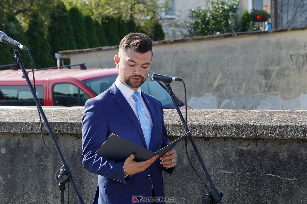 Święto Wojska Polskiego. Uroczystości na cmentarzu w Ostrołęce [18.08.2023] - zdjęcie #37 - eOstroleka.pl