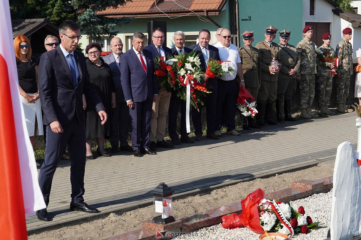 Święto Wojska Polskiego. Uroczystości na cmentarzu w Ostrołęce [18.08.2023] - zdjęcie #30 - eOstroleka.pl