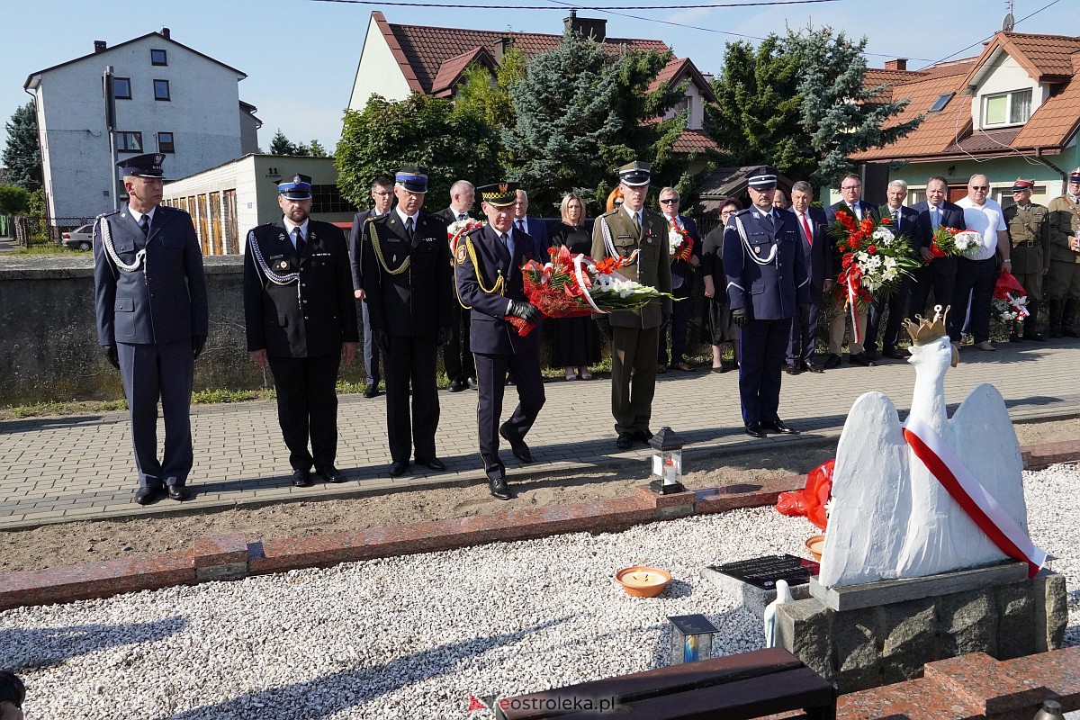Święto Wojska Polskiego. Uroczystości na cmentarzu w Ostrołęce [18.08.2023] - zdjęcie #27 - eOstroleka.pl