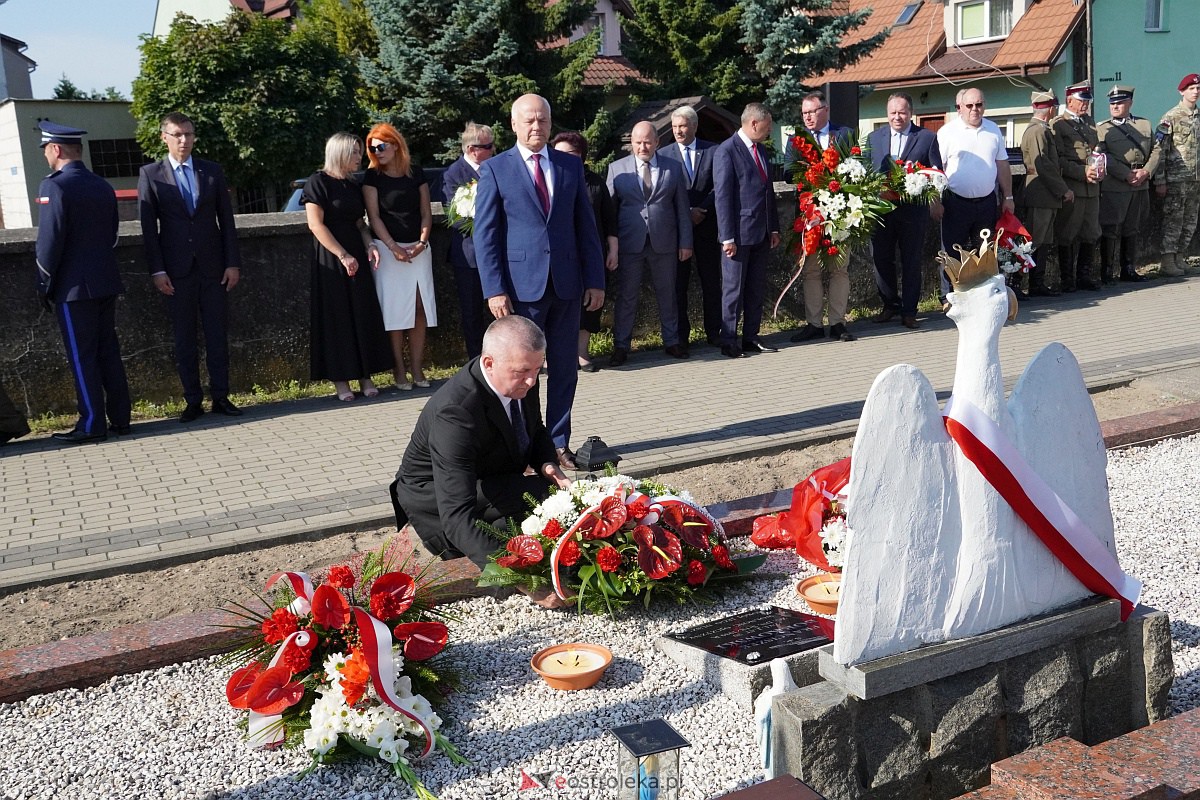 Święto Wojska Polskiego. Uroczystości na cmentarzu w Ostrołęce [18.08.2023] - zdjęcie #22 - eOstroleka.pl