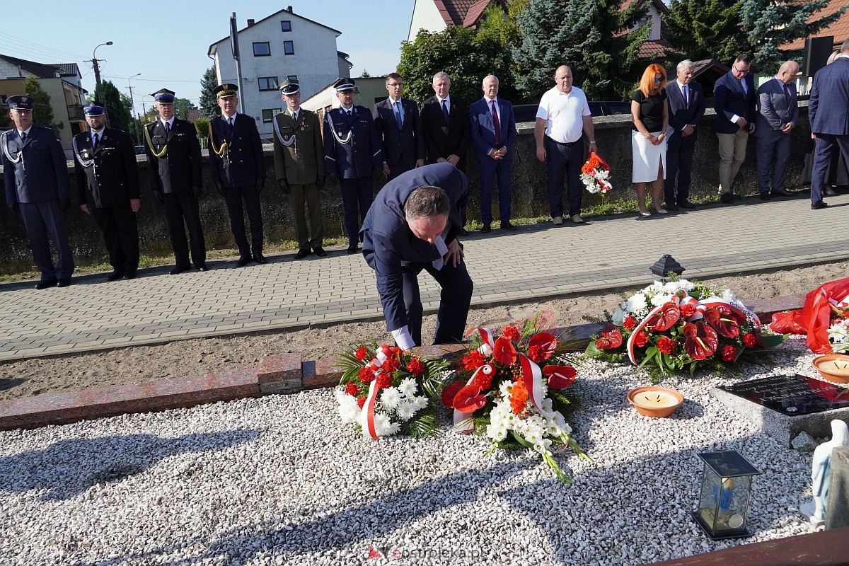 Święto Wojska Polskiego. Uroczystości na cmentarzu w Ostrołęce [18.08.2023] - zdjęcie #12 - eOstroleka.pl