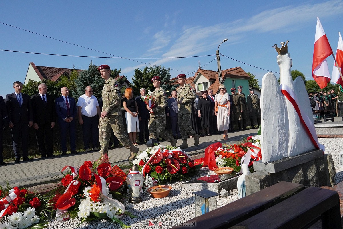 Święto Wojska Polskiego. Uroczystości na cmentarzu w Ostrołęce [18.08.2023] - zdjęcie #6 - eOstroleka.pl