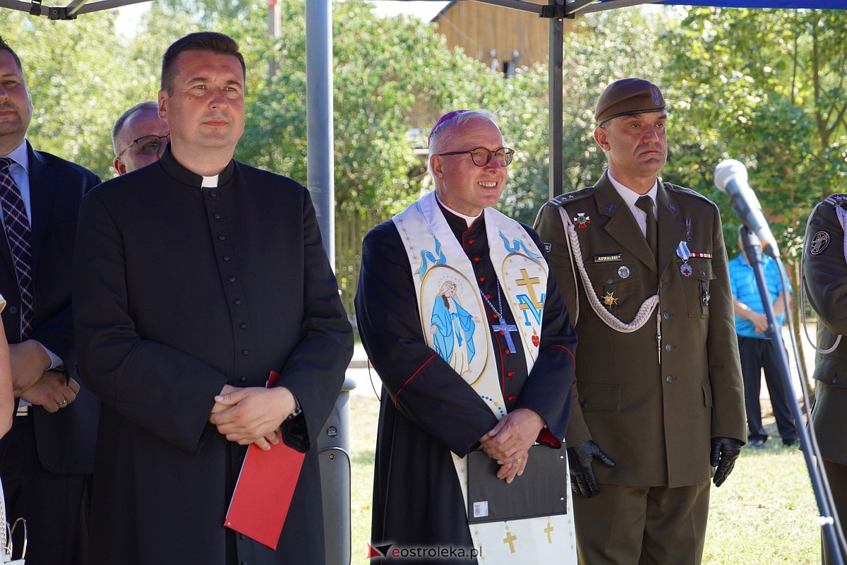 Uroczystości patriotyczne w Dąbrówce [15.08.2023] - zdjęcie #75 - eOstroleka.pl
