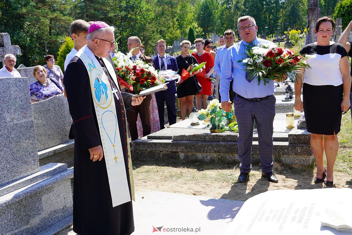 Uroczystości patriotyczne w Dąbrówce [15.08.2023] - zdjęcie #48 - eOstroleka.pl