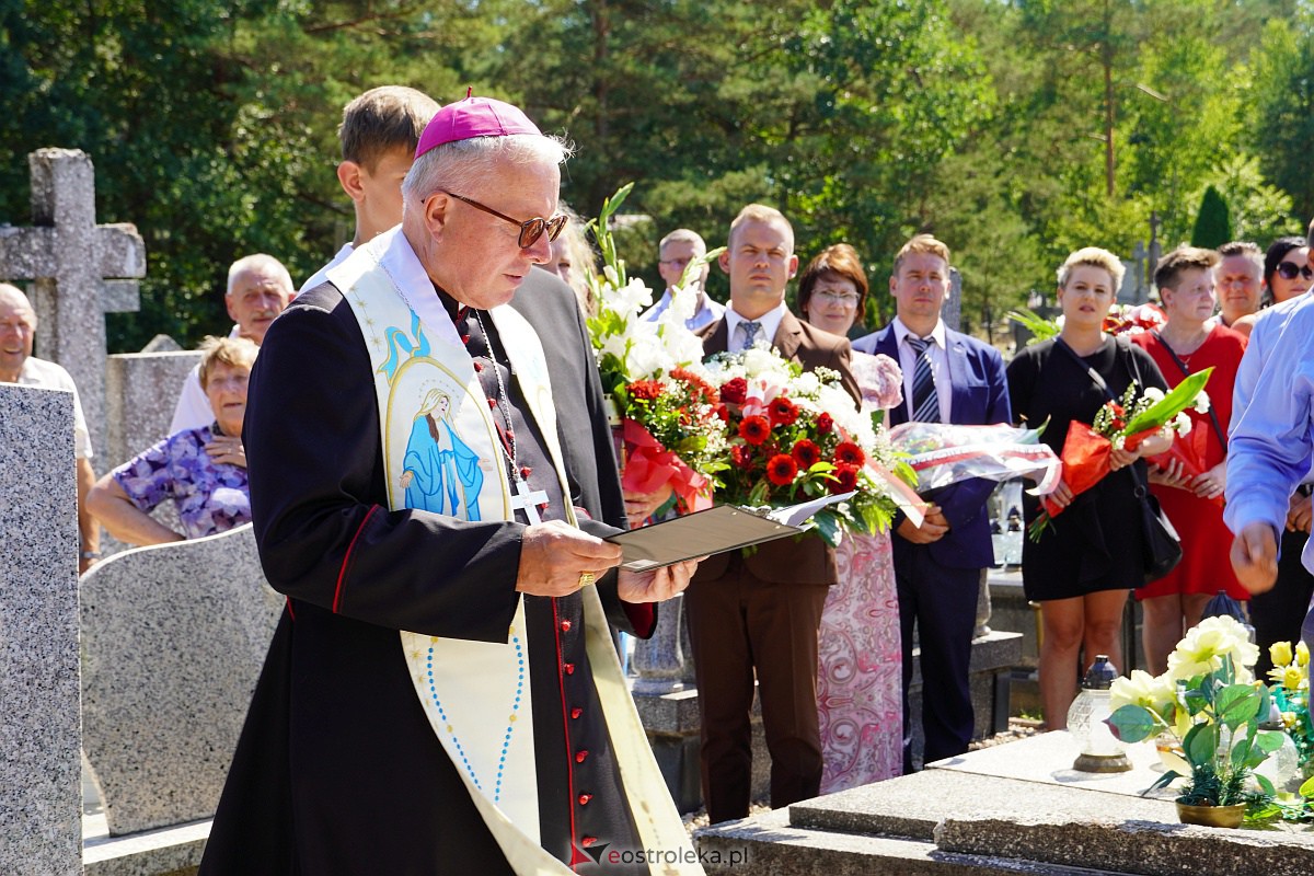 Uroczystości patriotyczne w Dąbrówce [15.08.2023] - zdjęcie #47 - eOstroleka.pl