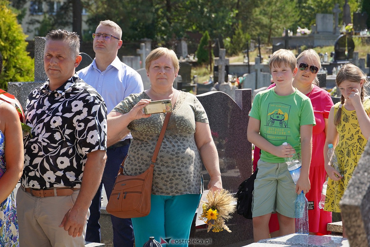 Uroczystości patriotyczne w Dąbrówce [15.08.2023] - zdjęcie #38 - eOstroleka.pl