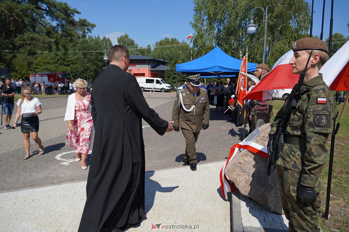 Uroczystości patriotyczne w Dąbrówce [15.08.2023] - zdjęcie #24 - eOstroleka.pl