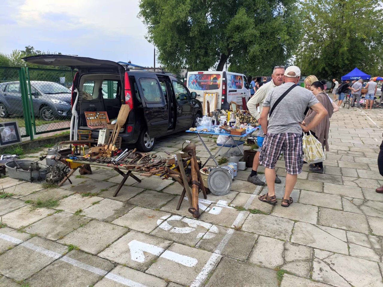 Pchli Targ w Ostrołęce [19.08.2023] - zdjęcie #14 - eOstroleka.pl