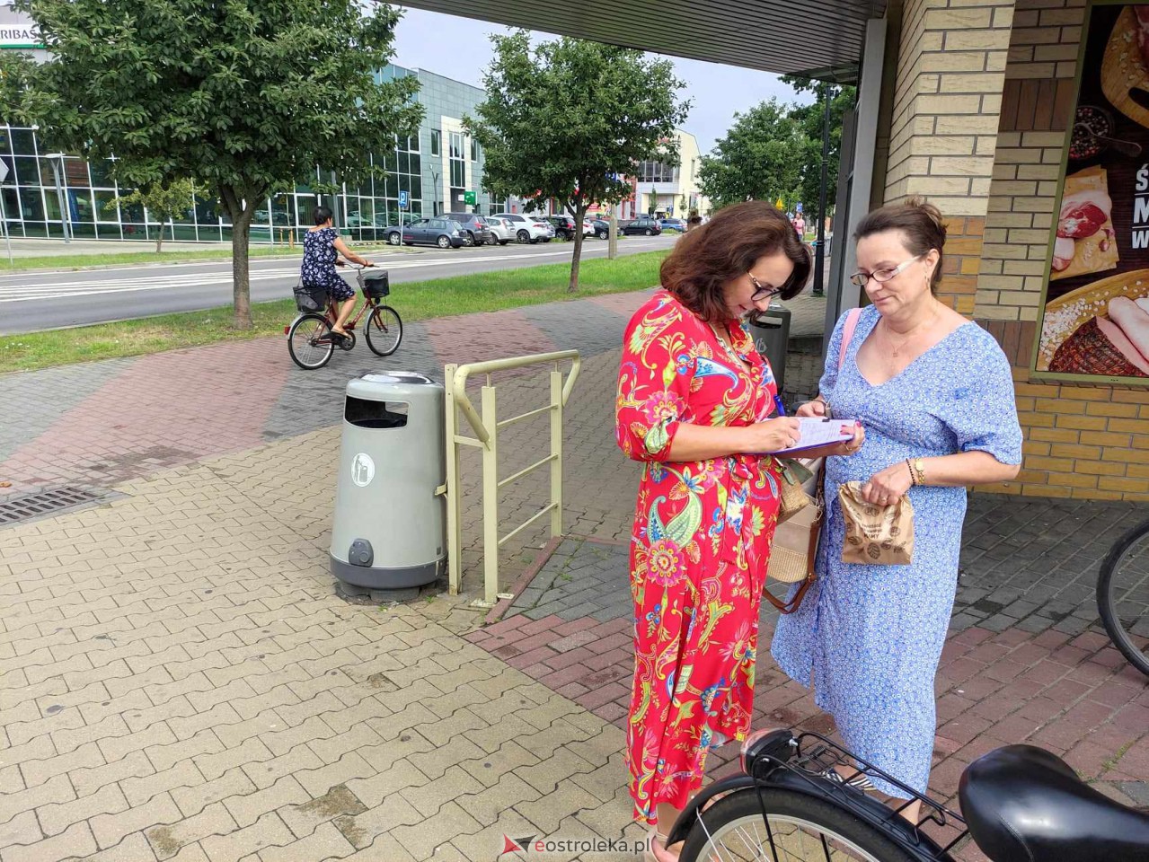 Koalicja Obywatelska zbiera podpisy [19.08.2023] - zdjęcie #1 - eOstroleka.pl