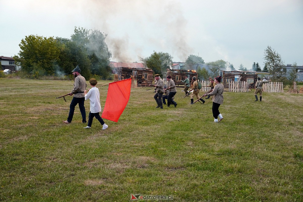 Bolszewika goń. Inscenizacja historyczna w Rzekuniu [19.08.2023] - zdjęcie #26 - eOstroleka.pl
