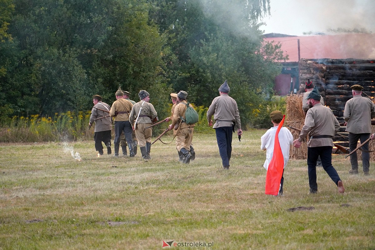 Bolszewika goń. Inscenizacja historyczna w Rzekuniu [19.08.2023] - zdjęcie #25 - eOstroleka.pl