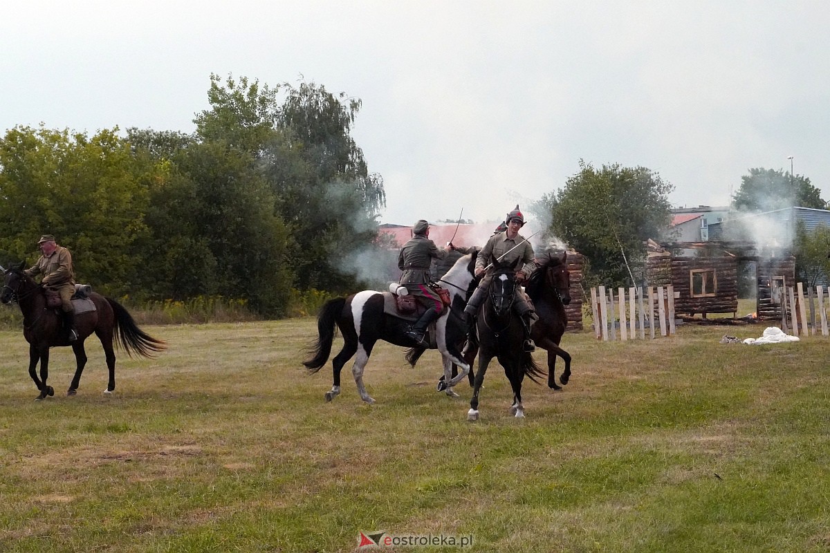 Bolszewika goń. Inscenizacja historyczna w Rzekuniu [19.08.2023] - zdjęcie #22 - eOstroleka.pl
