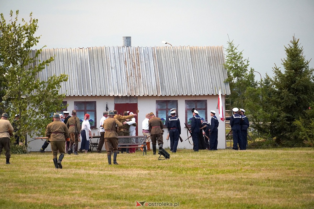 Bolszewika goń. Inscenizacja historyczna w Rzekuniu [19.08.2023] - zdjęcie #17 - eOstroleka.pl