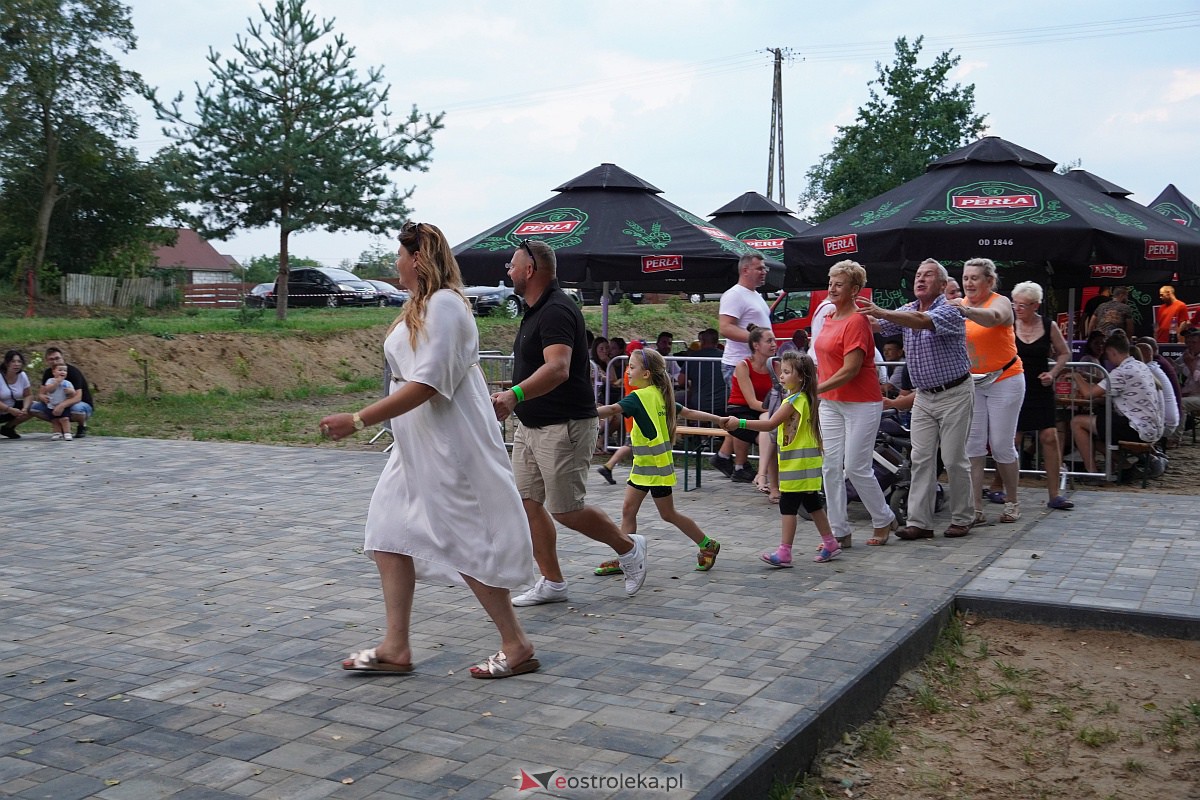 Potańcówka Odpustowa w Kurpiach Dworskich [20.08.2023] - zdjęcie #64 - eOstroleka.pl