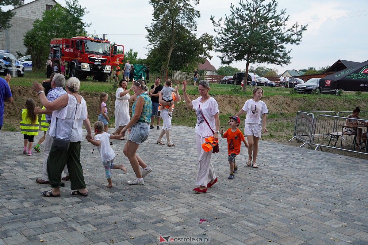 Potańcówka Odpustowa w Kurpiach Dworskich [20.08.2023] - zdjęcie #44 - eOstroleka.pl